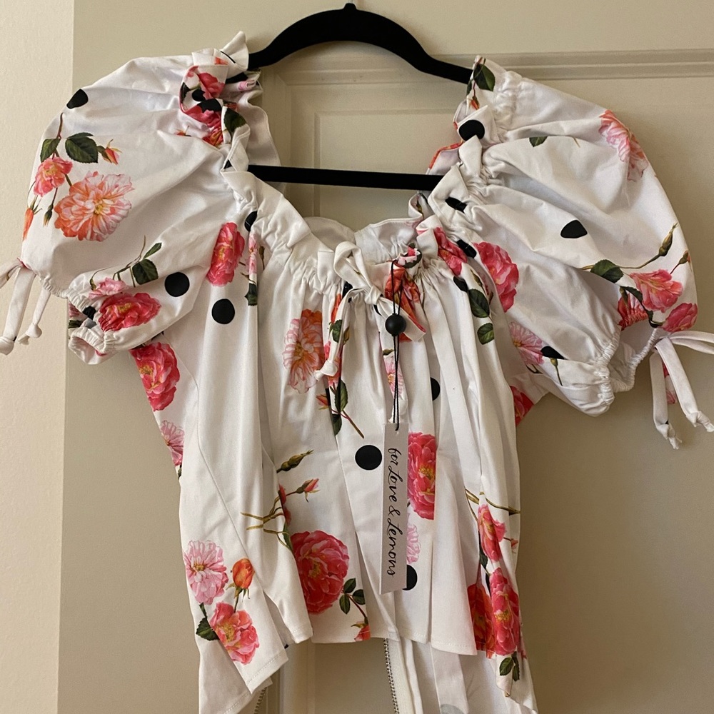 For love and lemons floral top